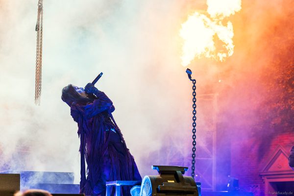 Cadaverous Black mit düsterer Performance auf der TRAUMATICA-Bühne