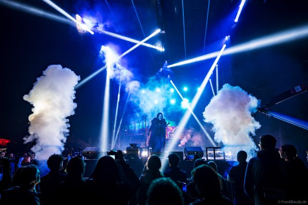 Cadaverous Black mit spektakulärer Lichtshow und Effekten bei TRAUMATICA 2026