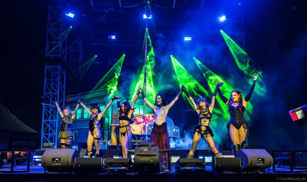 Schlussapplaus für die Künstler auf der Main Stage von TRAUMATICA 2026