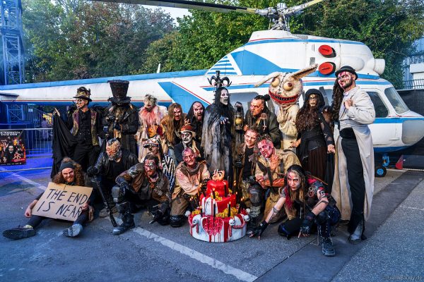 Horrorgestalten auf dem Festivalgelände von TRAUMATICA