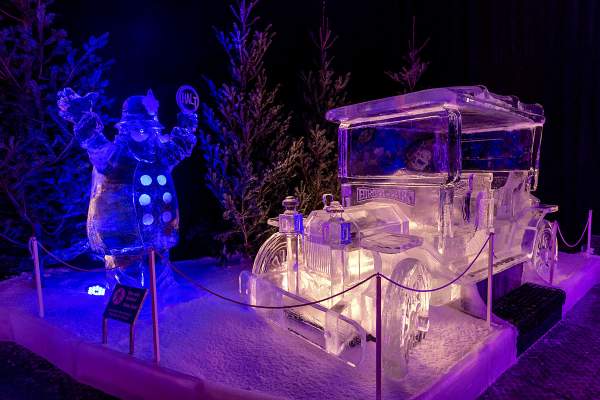 MAGIC ICE: „45 Jahre Europa-Park - Meilensteine in Eis“